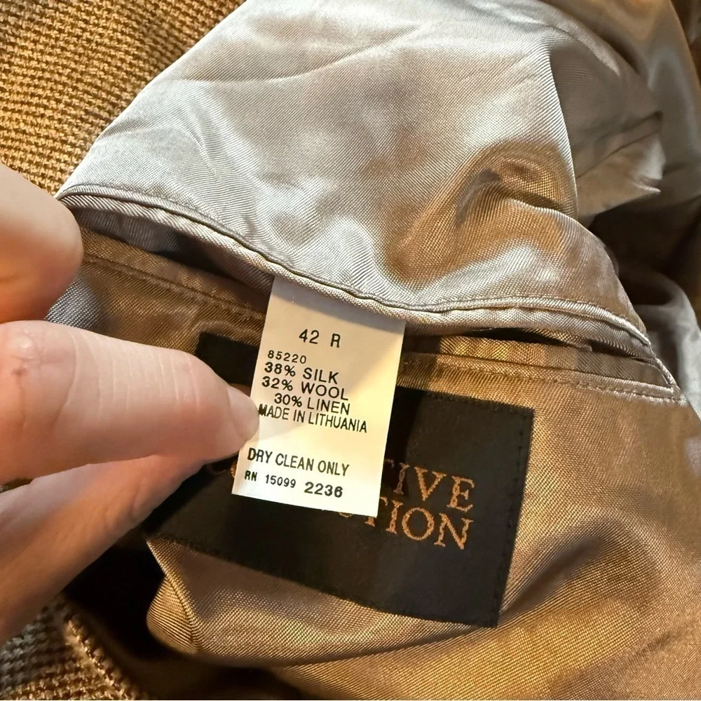 Men's Executive Collection by Tom James Tan silk wool, linen blend Blazer jacket